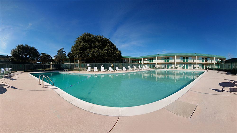 Texas Inn & Suites Denton Dış mekan fotoğraf