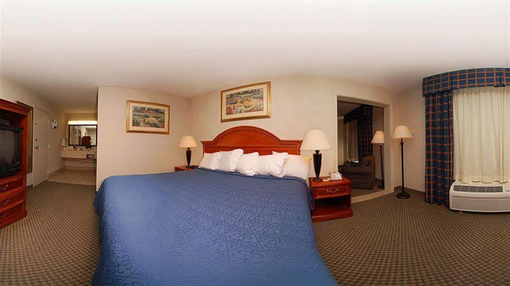 Texas Inn & Suites Denton Dış mekan fotoğraf